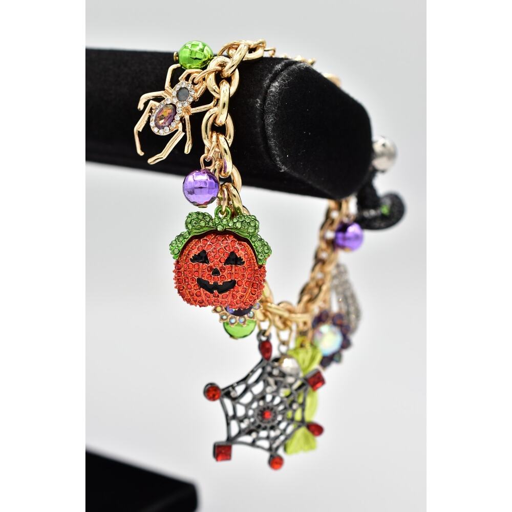 Betsey Johnson Halloween Charm Bracelet Pumpkin Spider Web Witch Hat Spider BinD - Picture 5 of 12